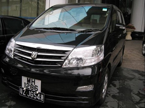 7 Seat Deluxe Van (Toyota Alphard)